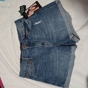 NWT Rachel Roy mid-rise mom shorts. Size 10/30